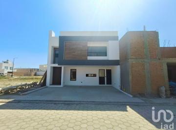 Casa · 183m² · 3 Recámaras · 2 Estacionamientos · Casa en Venta San Andres Cholula Puebla. Cerca de Importantes Universidades Udlap, Uvm, Anahuac