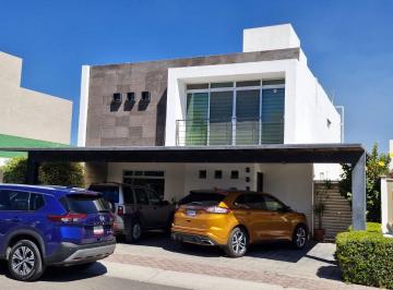 Casa en condominio de 3 habitaciones, Querétaro · Amplia Casa en Venta en Residencial El Refugio, Querétaro