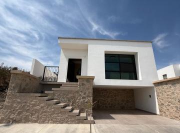 Casa · 240m² · 2 Recámaras · 2 Estacionamientos · Casa en Venta en Zanra Residencial León Guanajuato