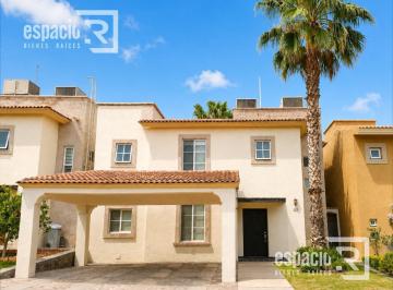 Casa · 198m² · 3 Recámaras · 2 Estacionamientos · Casa en Venta en Zona Canteras