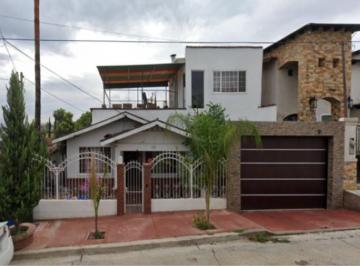 Casa de 3 habitaciones, Tecate · Gran Propiedad en Venta en Baja California