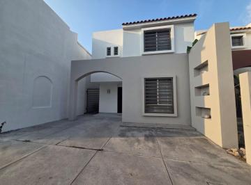 Casa de 3 habitaciones, García · Se Vende Casa en Las Lomas Sector Bosques, Garcia