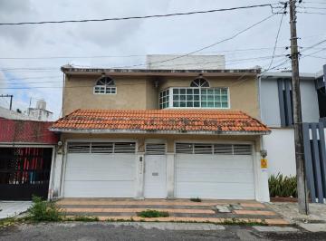 Casa de 4 habitaciones, Veracruz · Casa de 4 Recámaras en Venta, Pinos, Veracruz
