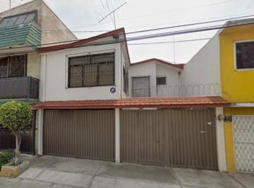 Casa de 3 habitaciones, Atizapán de Zaragoza · Casa en Venta en Lomas de Atizapán