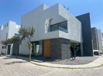 Casa de 4 habitaciones, San Andrés Cholula · Casa en Venta en Parque México Lomas de Angelópolis Se Encuentra en Esquina