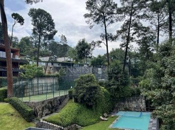 Casa en condominio de 5 habitaciones, Valle de Bravo · Fracción en Venta en Conjunto Nashua, Avándaro