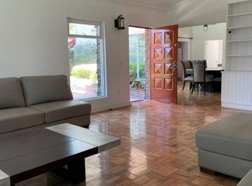 Casa de 3 habitaciones, Naucalpan de Juárez · Casa con 1018 m² de Superficie de Terreno, 3 Recámaras en Renta en Lomas Hipódromo