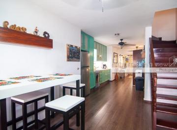 Casa · 221m² · 2 Recámaras · 2 Estacionamientos · Casa in Playa del Carmen