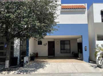Casa · 3 Recámaras · Casa en Renta Amueblada Lomas Palmeira