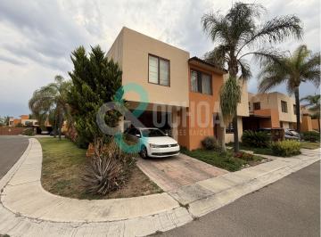 Casa de 4 habitaciones, Corregidora · Casa en Venta en Puerta Real en Esquina, Modelo Galicia con Modificaciones y Excelente Distribucion
