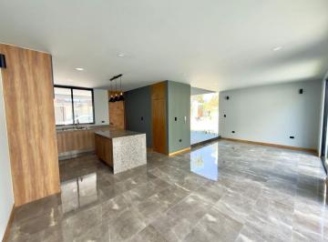 Casa · 213m² · 3 Recámaras · 2 Estacionamientos · Casa en Venta Lomas de Angelópolis III, Parque México