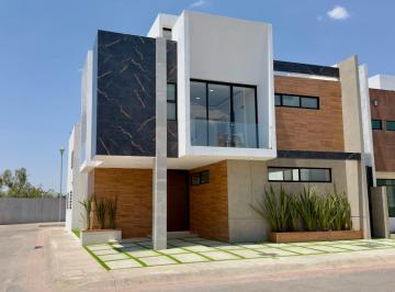 Casa de 3 habitaciones, Pachuca · Casa con 3 Habitaciones en Venta, 186 m² Superficie de Terreno, Fraccionamiento Terranova en Esquina