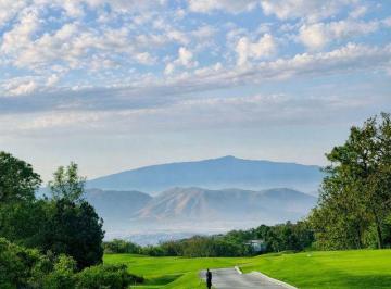 VIVE EN UN ENTORNO NATURAL UNICO, CON UNAS VISTAS ESPECTACULARES QUE ELEVAN CUAL · Terreno en Venta El Cielo Country Club Tlajomulco
