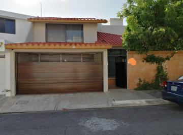 Casa · 277m² · 4 Recámaras · 2 Estacionamientos · Casa en Fraccionamiento Costa de Oro