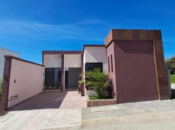 Casa de 3 habitaciones Venta MN 2,990,000 · Nueva 3 Recamaras Una Planta Fracc. Vigilancia. Salidas Rapidas a Centro y Xalapa.