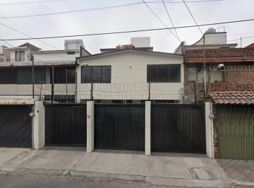 Casa de 3 habitaciones, Coyoacán · Casa en Venta en Churubusco, Coyoácan.
