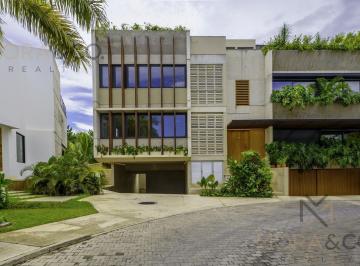 Casa · 330m² · 3 Recámaras · 4 Estacionamientos · Casa en Venta, La Laguna Puerto Cancún