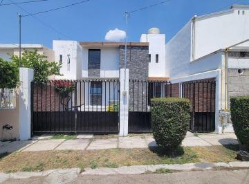 eda9b1013492b0a2a72ffac5b3b6f81223e928871fca968d61a64911ed4780d6 · Casa en Renta en Vista Alegre