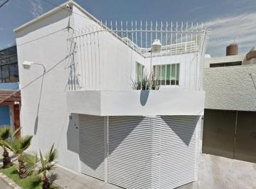 Casa de 4 habitaciones, Iztacalco · Casa en Venta en Militar Marte Cerca de Metro Villa de Cortes