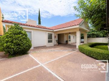 Casa · 590m² · 3 Recámaras · Casa en Lomas del Santuario