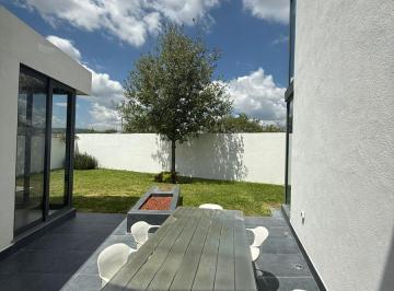 Casa · 384m² · 3 Recámaras · 3 Estacionamientos · Casa en Venta en El Molino Residencial León Guanajuato