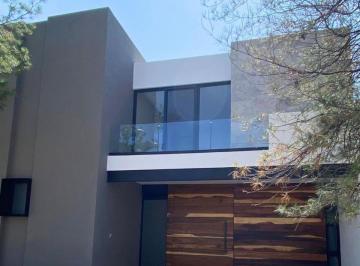 Casa · 398m² · 3 Recámaras · 3 Estacionamientos · Casa en Venta en La Campiña del Bosque