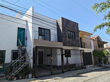 Casa de 3 habitaciones, Zapopan · Residencia Ubicada en La Colonia Las Bóvedas Santa Margarita