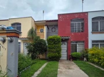 Casa en condominio de 3 habitaciones, San Pedro Tlaquepaque · Oportunidad de Inversión "Casa Adjudicada en Villa Fontana" San Pedro Tlaquepaque