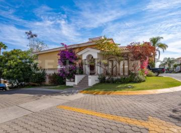 Casa · 371m² · 4 Recámaras · 4 Estacionamientos · Casa en Venta en Virreyes