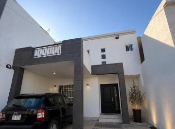 Casa · 165m² · 3 Recámaras · 2 Estacionamientos · Casa en Venta en Colinas del Valle