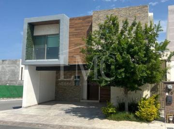 Casa en condominio de 3 habitaciones, Saltillo · En Renta Hermosa Casa con Alberca en Misiones 5