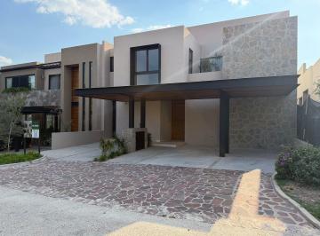 ed304ff3258c51827b2f9fe3ff807de0ea152c5837b4be68b430297d7d24489d · Casa Nueva en Venta en Altozano Querétaro