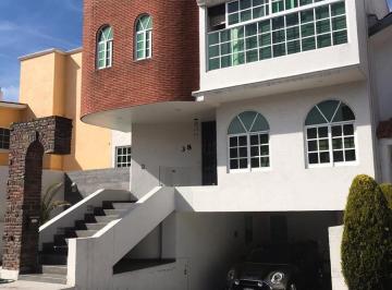 Casa en condominio · 327m² · 4 Recámaras · 4 Estacionamientos · Casa en Condominio en Fracc Candilejas