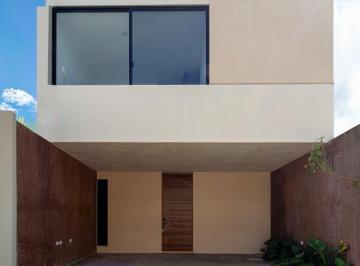 Casa en condominio · 161m² · 3 Recámaras · 2 Estacionamientos · Venta Precioso Townhouse de 3 Recámaras con Alberca y Amenidades en Dzitya