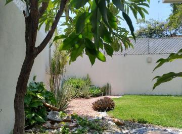 Casa de 3 habitaciones, Cuernavaca · Casa de 192 m² con 3 Recámaras en Venta en Chapultepec