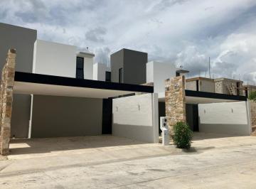 Casa en condominio · 222m² · 3 Recámaras · 2 Estacionamientos · Venta Casa 3 Recamaras Alberca, Jardin, Paneles Solares en Privada Aire Puro Carretera Progreso