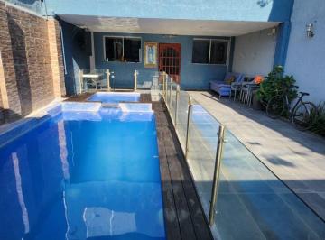 Casa de 3 habitaciones, San Pedro Tlaquepaque · Casa con Alberca Propia, con Excelente Ubicación (Dentro de Coto) a 1 Min. de Periférico