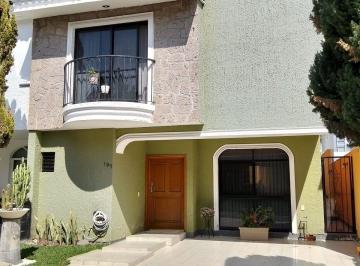 6d11c4435fb38bb257c3260ef01c1091869b1df1ff96e3fa68efdcfaa8456aca · Casa en Venta Al Sur de La Ciudad. Nueva Galicia. 185 m²
