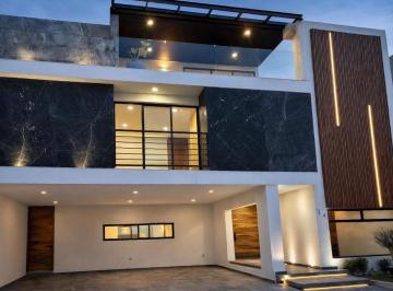 Casa · 476m² · 6 Recámaras · 3 Estacionamientos · Residencia en La Gran Reserva