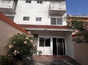 Casa de 3 habitaciones, Monterrey · Casa en Venta en Excelente Ubicación con Accesos Raápidos a Av Leones y Av Gonzalitos