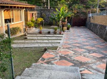 Casa uso de suelo de 3 habitaciones, Cuernavaca · Venta de Casa en Lomas de Cortés, Cuernavaca