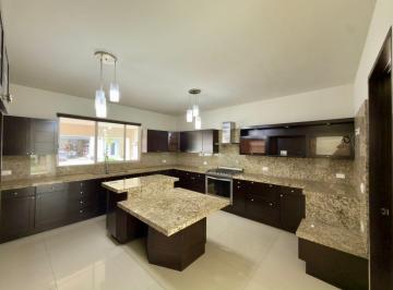 Casa de 3 habitaciones, Monterrey · Oportunidad! Hermosa Residencia en Venta La Joya Calandria