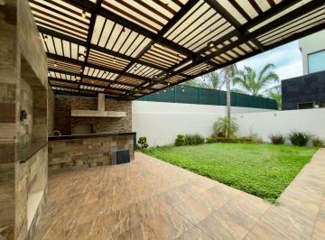 Casa de 3 habitaciones, Monterrey · Oportunidad! Hermosa Residencia en Venta La Joya Calandria