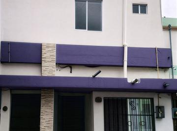 Casa de 5 habitaciones, Monterrey · Casa Remodelada | 5 Departamentos | Monterrey | Paseo Santa Lucía
