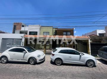 Casa · 348m² · 7 Recámaras · 3 Estacionamientos · Casa Colinas del Cimatario - (4)