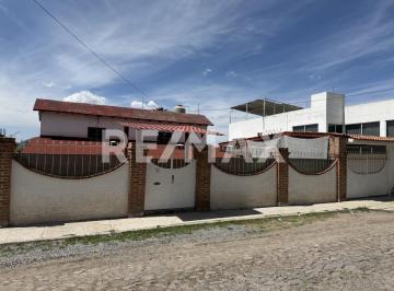 Casa · 400m² · 4 Recámaras · 6 Estacionamientos · Casa Campestre en Venta con Terreno Excedente - (4)