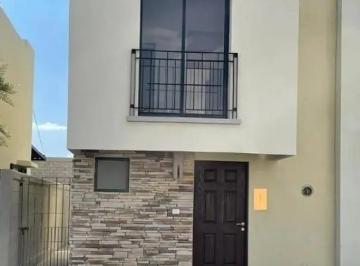 Casa · 90m² · 2 Recámaras · 2 Estacionamientos · Casa en Venta, Fraccionamiento Capital Sur, El Marqués, Qro.
