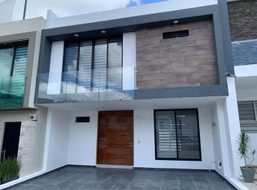 Casa de 3 habitaciones, Zapopan · Casa en Renta en Valle Imperial
