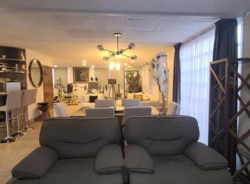 Casa de 5 habitaciones, Guadalajara · Casa con Local Comercial Sobre Av Circunvalación
