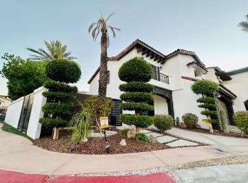 Casa de 4 habitaciones, Mexicali · Casa en Renta Zona Dorada La Toscana Residencial 4 Recámaras Amplio Jardín